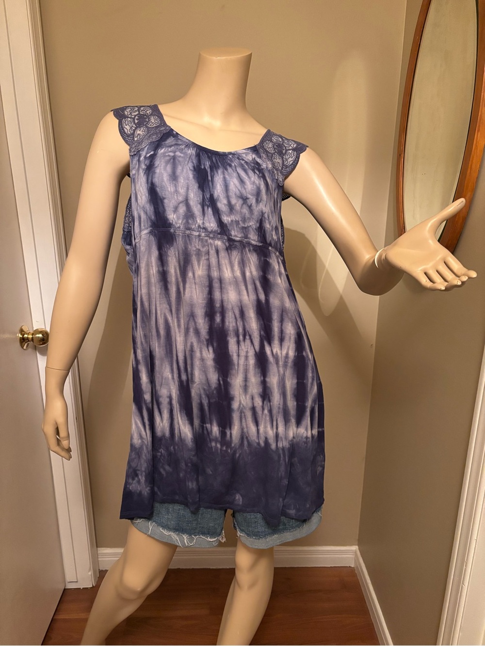 Sleeveless Navy Tie-Dye Lace-Shoulder Tank Top